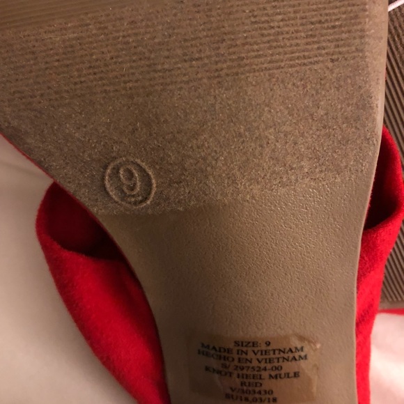 Red shoes - Picture 6 of 6